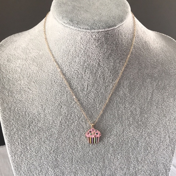 🆕 Adorable set of 2 Cup Cake Necklaces. - Picture 4 of 7